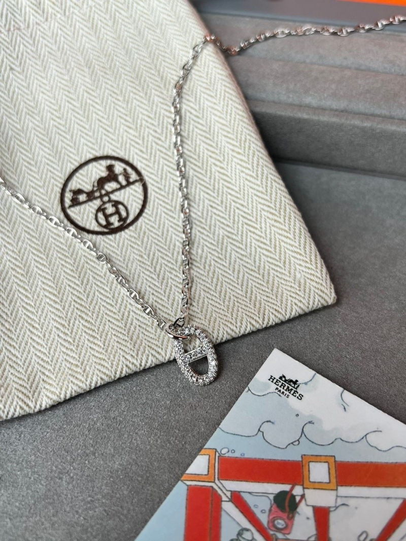 H**me5 necklaces